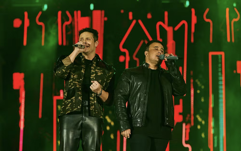 Imagem JPG, Matheus & Kauan adaptam repertório a pedido de fãs e fazem show com coral afinado em Ribeirão Preto, SP