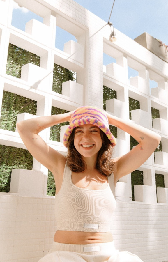 A influenciadora Valen Bandeira também está confirmada nos painéis  ()