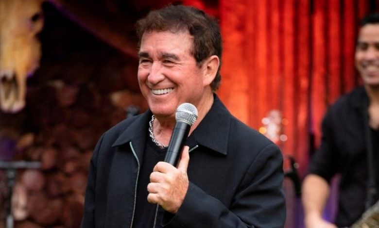 Imagem JPG, Amado Batista comemora 50 anos de carreira com gravação de DVD na Pecuária de Goiânia.