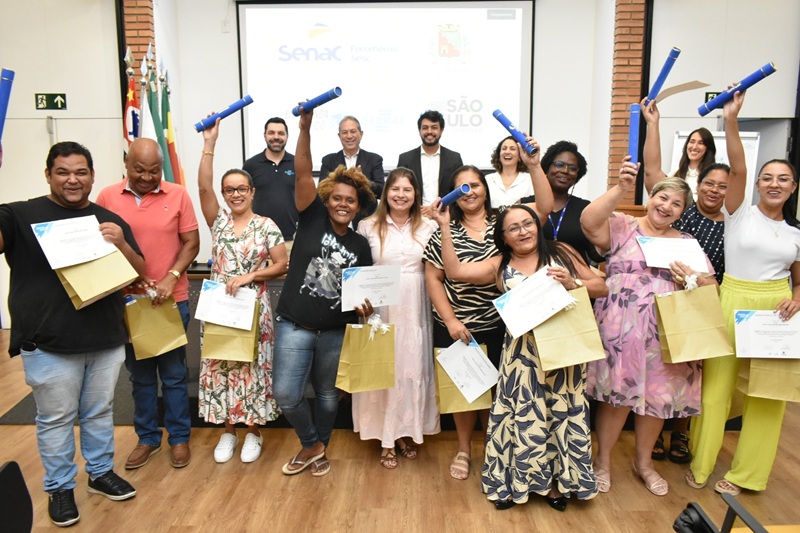 Imagem JPG,  Fundo Social, Senac e Sebrae realizam formatura do curso “Prepare e venda pratos diet e light”