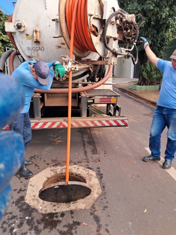 Imagem JPG,  SAAE Barretos alerta para riscos de lançamento irregular de água da chuva na rede de esgoto