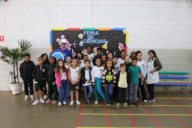 Imagem JPG, SAAE Barretos participa da Feira de Ciências com ação educativa e presença do Capitão SAAE