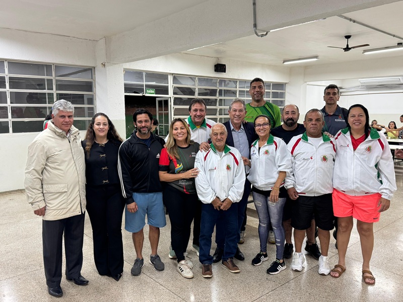 Imagem JPG, Prefeito Odair Silva visita delegação barretense participante dos Jogos Regionais