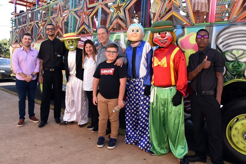 Imagem JPG, Fundo Social de Solidariedade promove passeio para crianças do bairro Vida Nova na “carreta furacão”