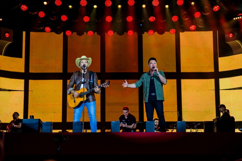 João Bosco & Vinicius levaram seus grandes sucessos para a abertura da edição histórica da Festa de Barretos (Thais Ministro)