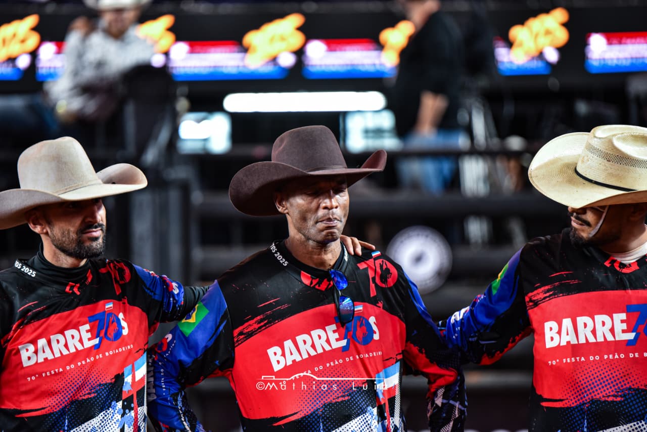 Salva-vidas Ronan Felipe anuncia aposentadoria e recebe homenagens no Barretão